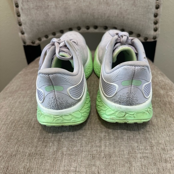 New Balance Running Shoes Fresh Foam 1080, Women Size 9 - Picture 4 of 8